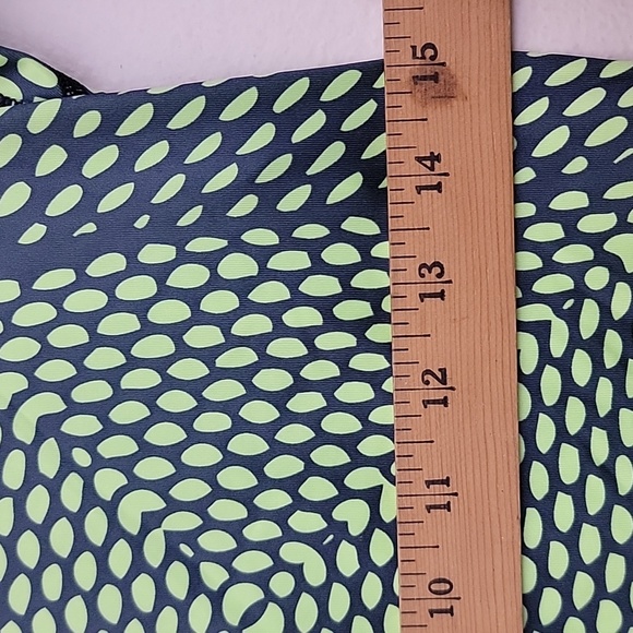 Nike Pro Green & Black Geometric Print Long Sleeve Fitted Top M - Picture 15 of 15